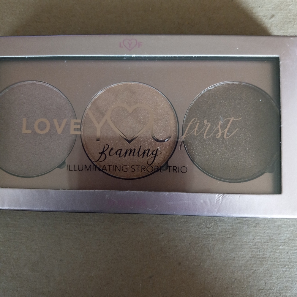 Bronzer Highlighter trio